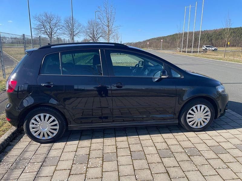 Gebraucht VW Golf Plus Cross 102 PS (75 kW) 2010 Schwarz Van / Kleinbus