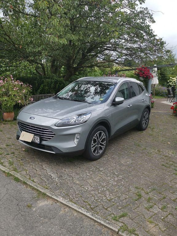 Grau Gebraucht 2021 Ford Kuga Titanium X SUV | 20.700 € (Superpreis) - Bild 1/3