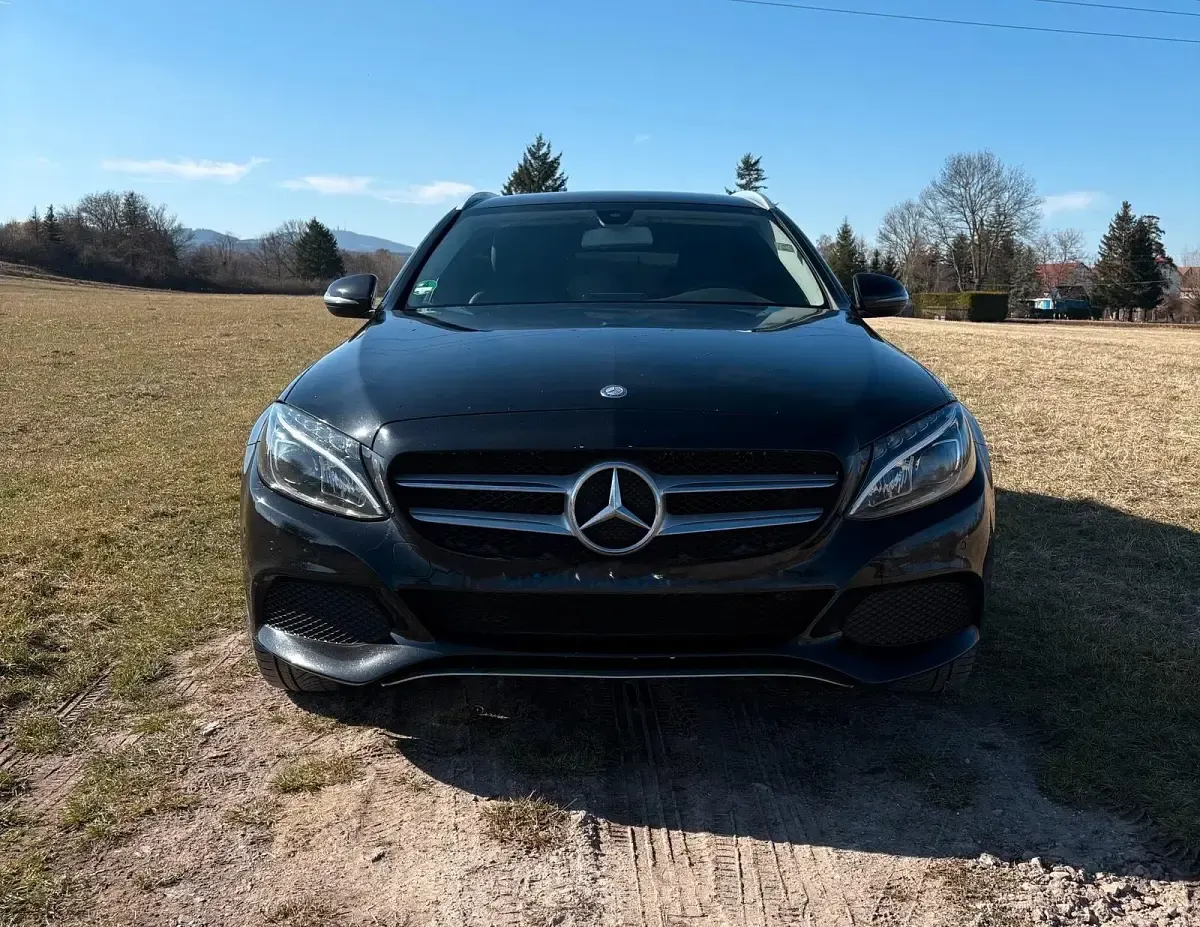 Gebraucht Mercedes C180 156 PS (114 kW) 2016 Schwarz Kombi
