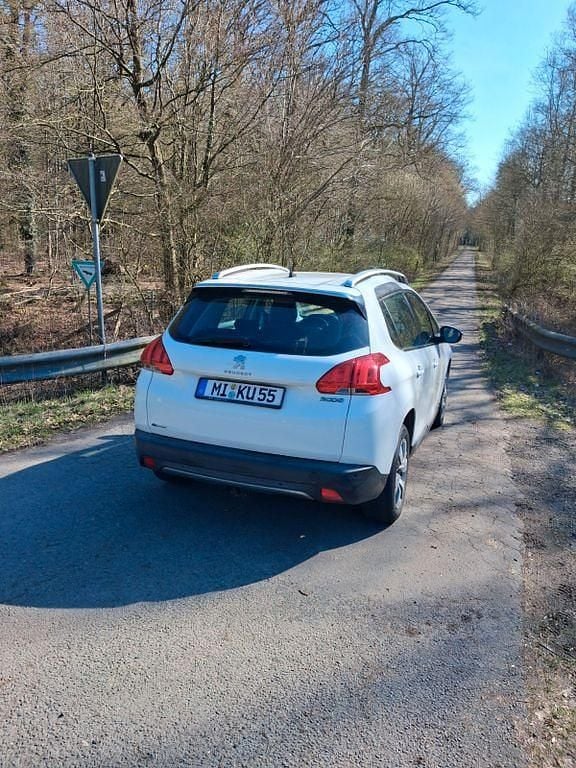 Gebraucht Peugeot 2008 Active 120 PS (88 kW) 2014 Weiß SUV