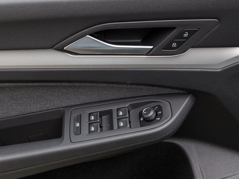 Gebraucht VW Golf VIII Move 150 PS (110 kW) 2024 Grau Limousine