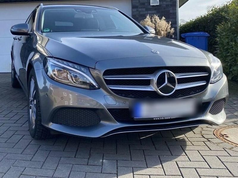 Grau Gebraucht 2018 Mercedes C250 Kombi | 17.000 € (Fairer Preis) - Bild 1/4