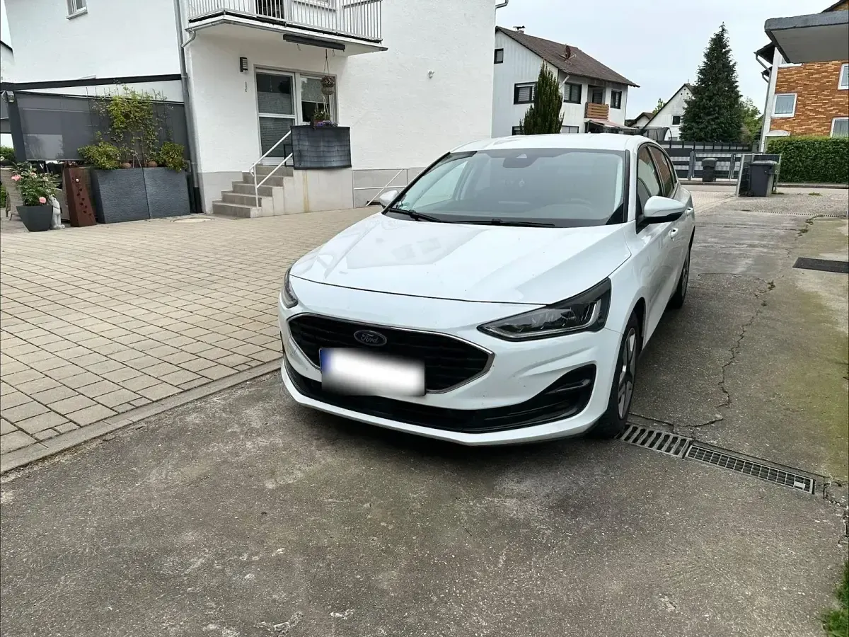 Gebraucht Ford Focus Cool & Connect 101 PS (74 kW) 2022 Weiß Limousine