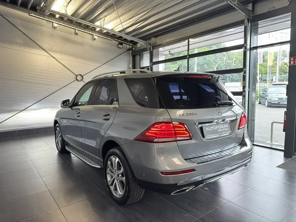Gebraucht Mercedes GLE250 204 PS (150 kW) 2016 Silber SUV