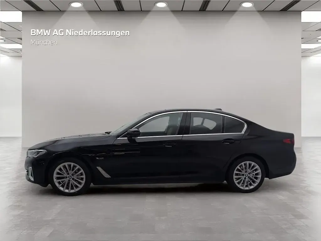 Gebraucht BMW 530e 184 PS (135 kW) 2023 Schwarz Limousine
