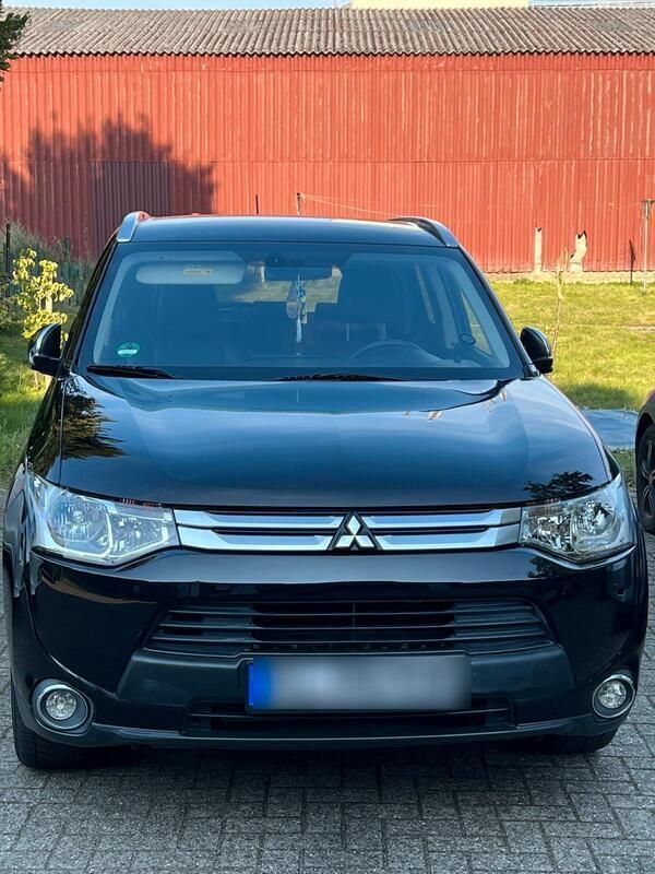 Schwarz Gebraucht 2014 Mitsubishi Outlander SUV | 8.000 € - Bild 1/4