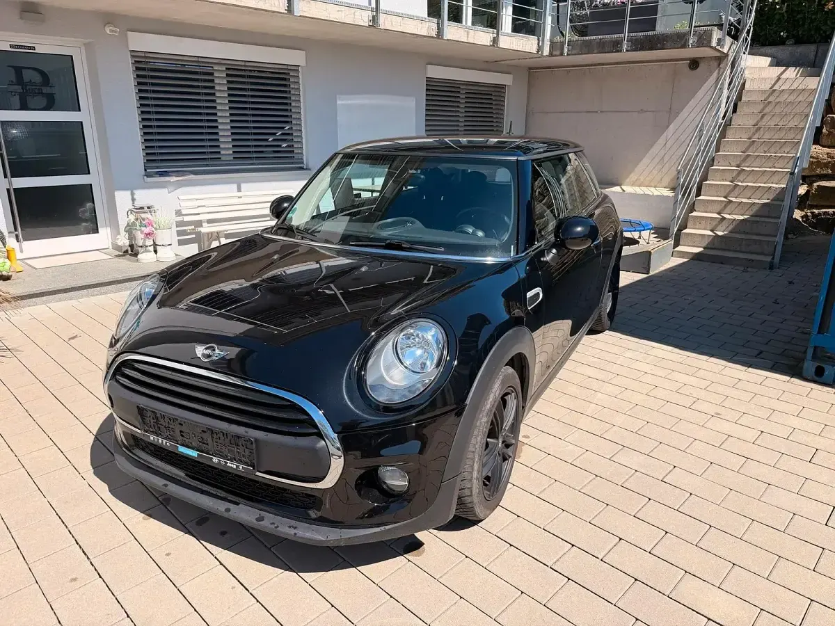 Usata Mini Cooper 102 CV (75 kW) 2016 Nero Utilitaria