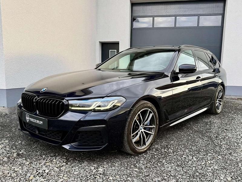 Gebraucht BMW 530 M Sport 286 PS (210 kW) 2021 Carbonschwarz metallic Kombi