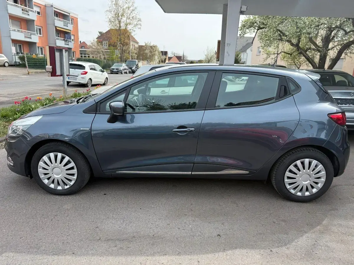 Gebraucht Renault Clio IV Collection 76 PS (55 kW) 2019 Grau Limousine