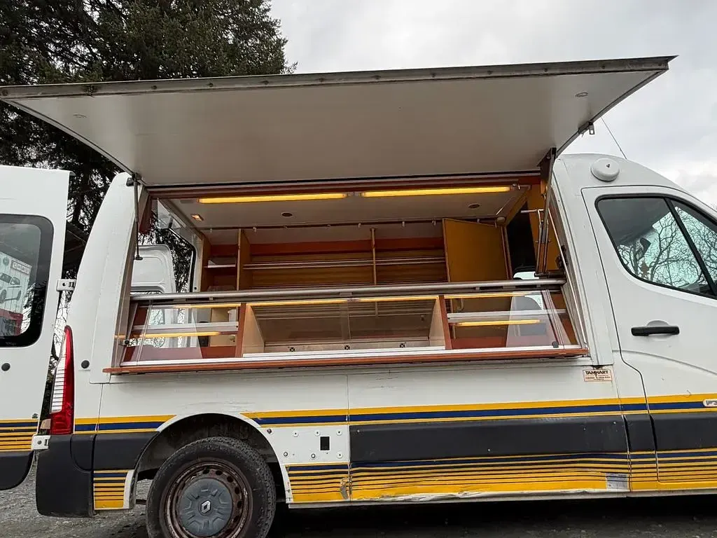 Usata Renault Master 101 CV (74 kW) 2010 Berlina