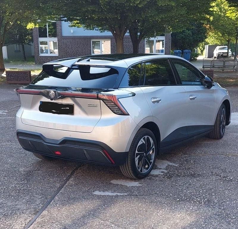 Gebraucht MG MG4 EV Luxury 150 kW (204 PS) 2023 Silber Kleinwagen