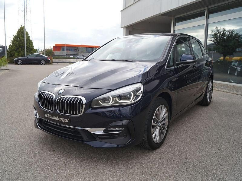 Gebraucht BMW 218 Active Tourer Luxury Line 150 PS (110 kW) 2019 Blau Van / Kleinbus