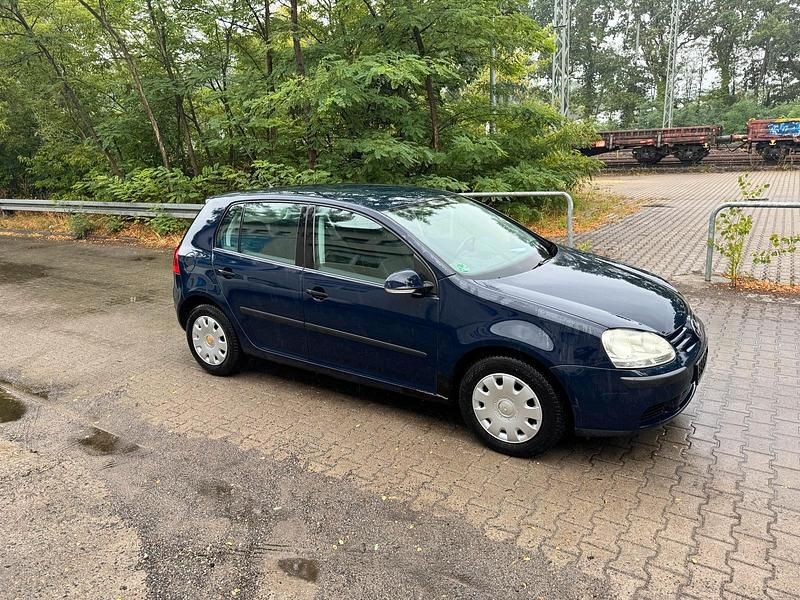 Blau Gebraucht 2005 VW Golf V Kleinwagen | 1.250 € (Superpreis) - Bild 1/4