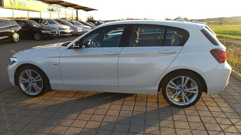 Weiß Gebraucht 2018 BMW 118 M Sport Kleinwagen | 11.200 € (Superpreis) - Bild 1/4