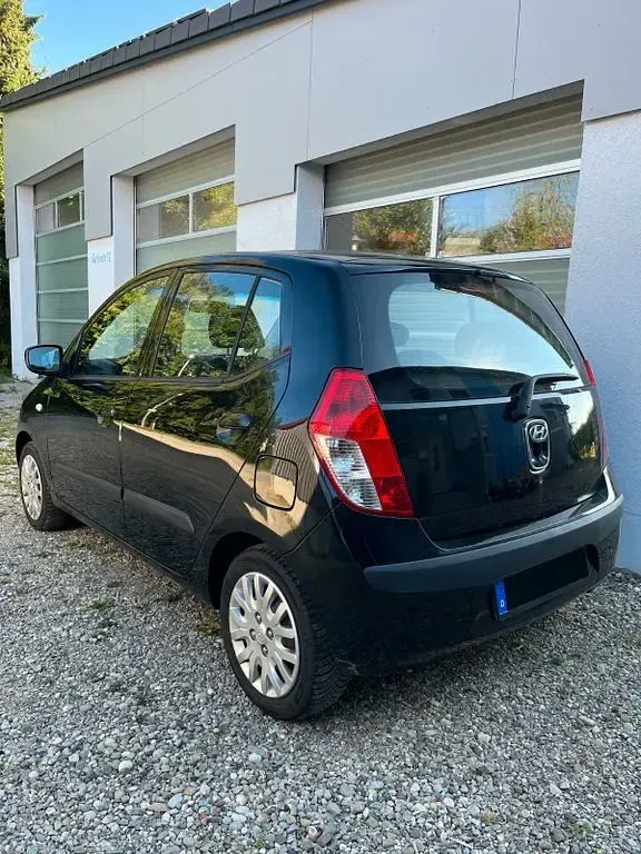 Gebraucht Hyundai i10 67 PS (49 kW) 2010 Schwarz Kleinwagen