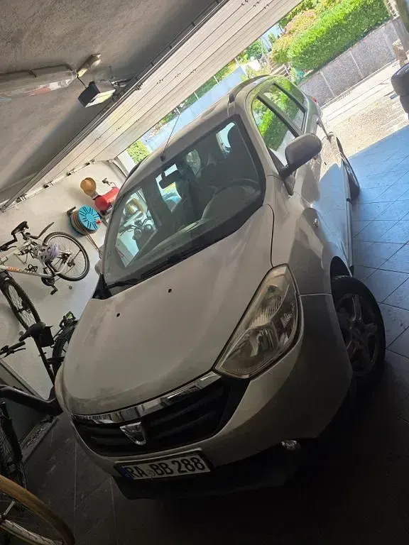Gebraucht Dacia Lodgy Prestige 107 PS (78 kW) 2013 Grau Van / Kleinbus
