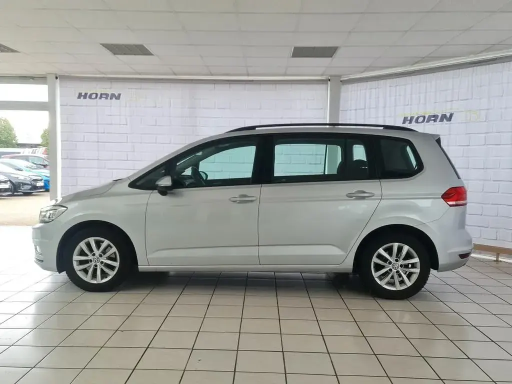 Gebraucht VW Touran Comfortline 150 PS (110 kW) 2017 Reflexsilber metallic Van / Kleinbus