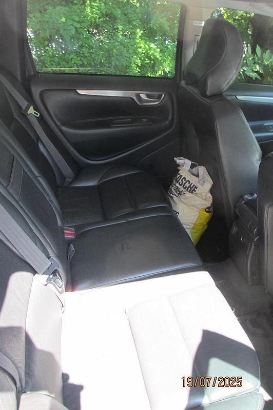 Gebraucht Volvo V70 170 PS (125 kW) 2020 Silber Kombi