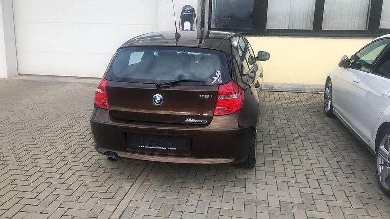Gebraucht BMW 116 122 PS (89 kW) 2010 Braun Kleinwagen