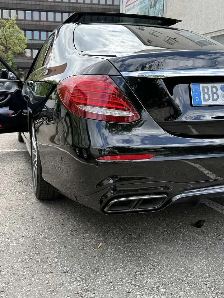Gebraucht Mercedes E350 286 PS (210 kW) 2020 Schwarz Limousine