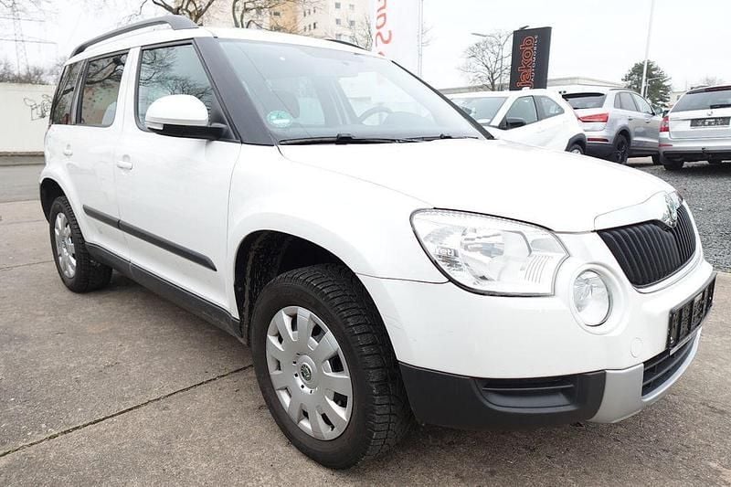 Weiß Gebraucht 2012 Skoda Yeti Plus Edition SUV | 4.990 € (Fairer Preis) - Bild 1/4