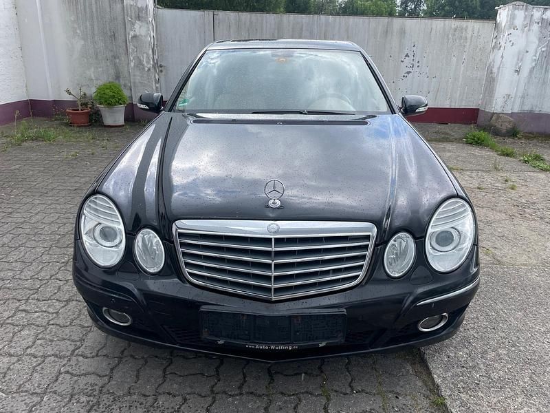 Schwarz Gebraucht 2008 Mercedes E280 Limousine | 4.499 € (Superpreis) - Bild 1/4