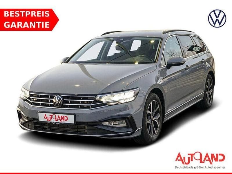 Gebraucht VW Passat R-line 190 PS (139 kW) 2023 Mondsteingrau Kombi