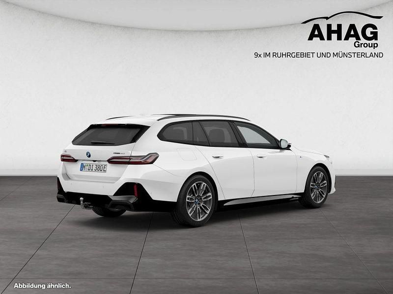 Gebraucht BMW i5 Sport Line 250 kW (340 PS) 2025 Weiß Kombi