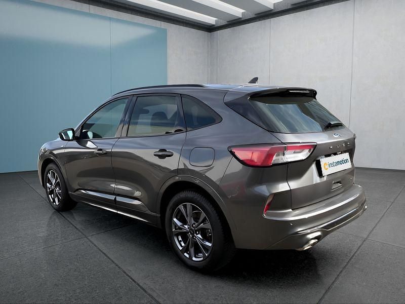 Gebraucht Ford Kuga 151 PS (111 kW) 2020 Grau SUV