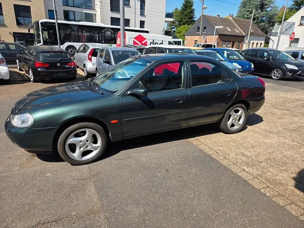 Gebraucht Ford Mondeo Ambiente 116 PS (85 kW) 1998 Grün Limousine