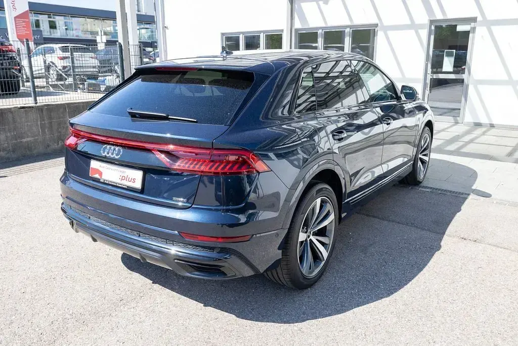 Gebraucht Audi Q8 S-Line 286 PS (210 kW) 2023 Waitomoblau metallic SUV