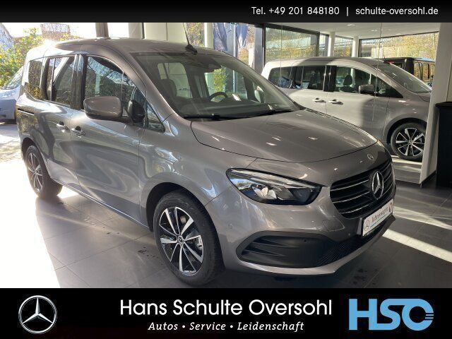 Grau Gebraucht 2024 Mercedes T180 Progressive Van / Kleinbus | 33.590 € - Bild 1/4