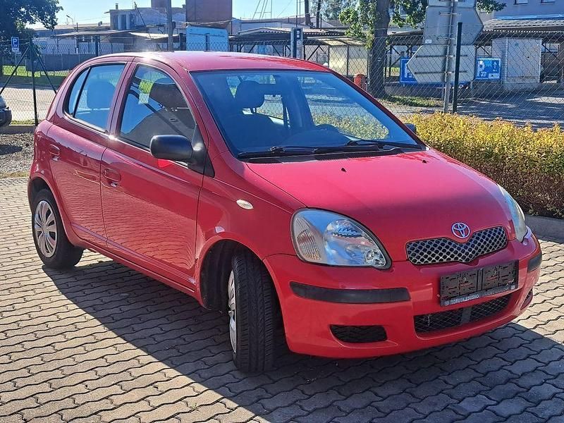 Gebraucht Toyota Yaris Sol 65 PS (47 kW) 2003 Rot Limousine
