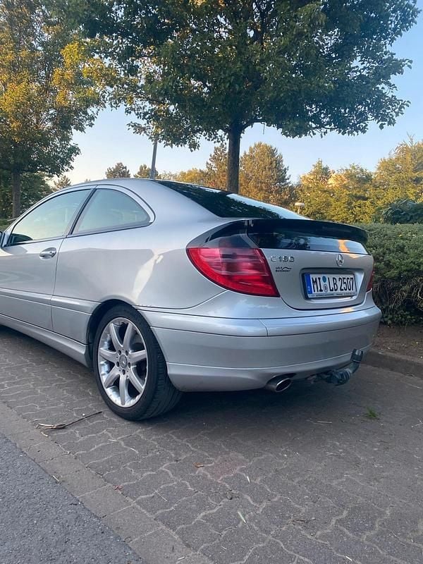 Gebraucht Mercedes C180 129 PS (94 kW) 2001 Silber Coupé