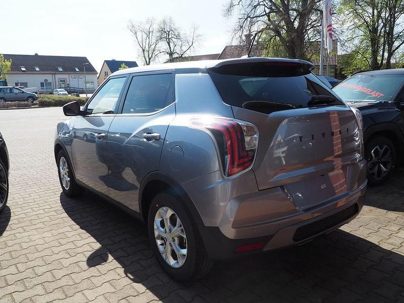 Neu Ssangyong (KGM) Tivoli 163 PS (119 kW) 2025 Silber SUV