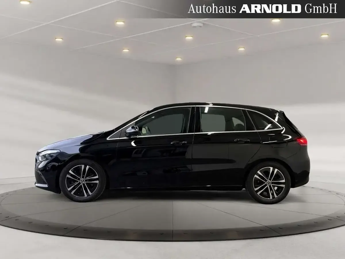 Gebraucht Mercedes B200 Progressive 150 PS (110 kW) 2024 Schwarz (nachtschwarz) Kleinwagen