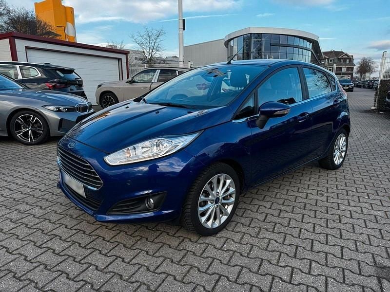 Gebraucht Ford Fiesta Titanium 101 PS (74 kW) 2017 Blau Kleinwagen