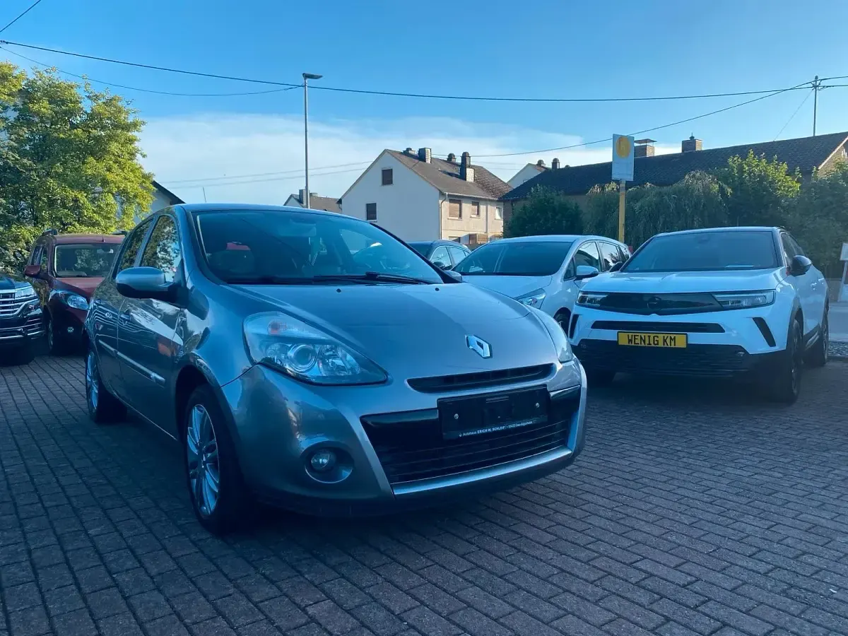 Gebraucht Renault Clio 75 PS (55 kW) 2012 Grau Kleinwagen