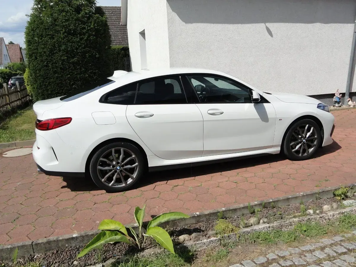 Gebraucht BMW 220 M Sport 190 PS (139 kW) 2022 Weiß Coupé