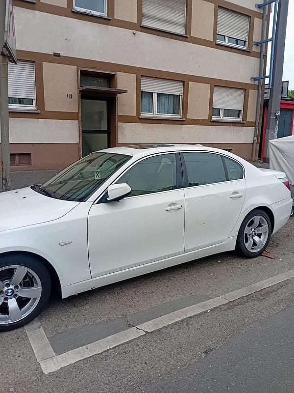 Second-hand BMW 525 197 CP (144 kW) 2009 Alb Berlinǎ