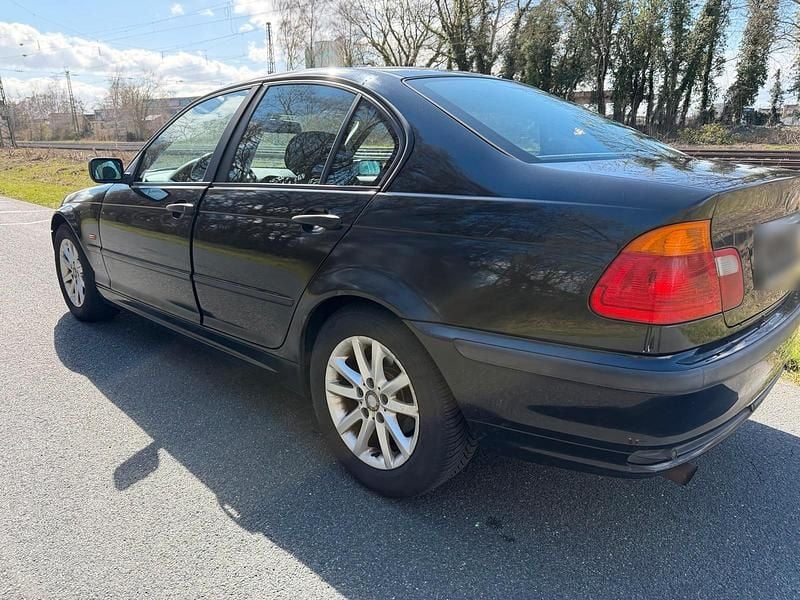 Gebraucht BMW 316 105 PS (77 kW) 2000 Schwarz Limousine