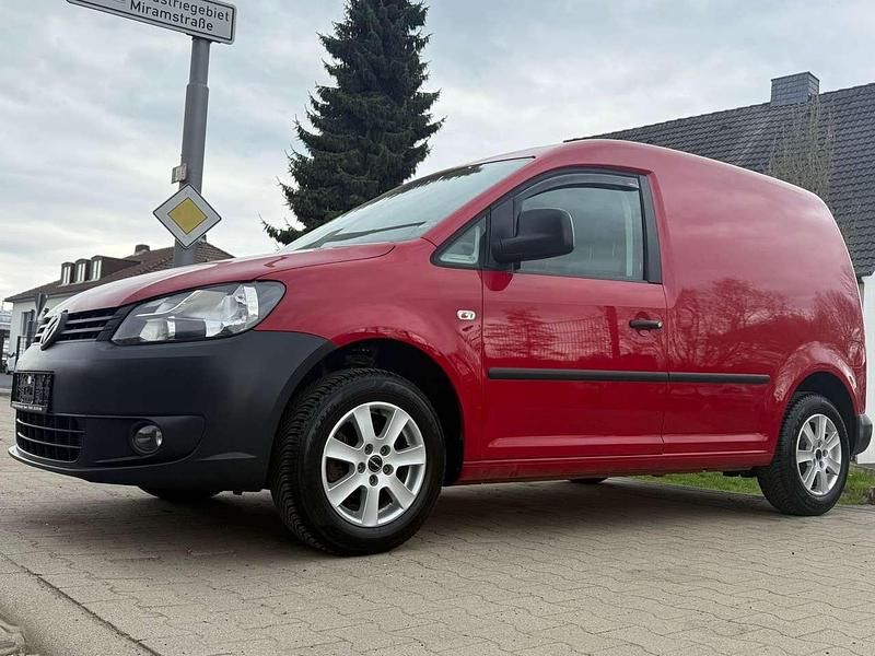 Second-hand VW Caddy 102 CP (75 kW) 2013 Roșu Monovolum
