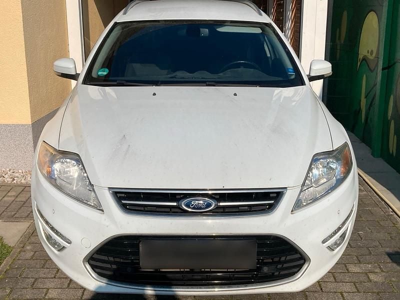 Gebraucht Ford Mondeo 140 PS (102 kW) 2013 Weiß Kombi