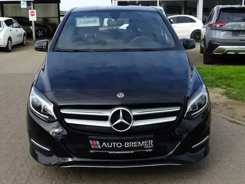 Gebraucht Mercedes B180 Style 122 PS (89 kW) 2018 Schwarz Van / Kleinbus