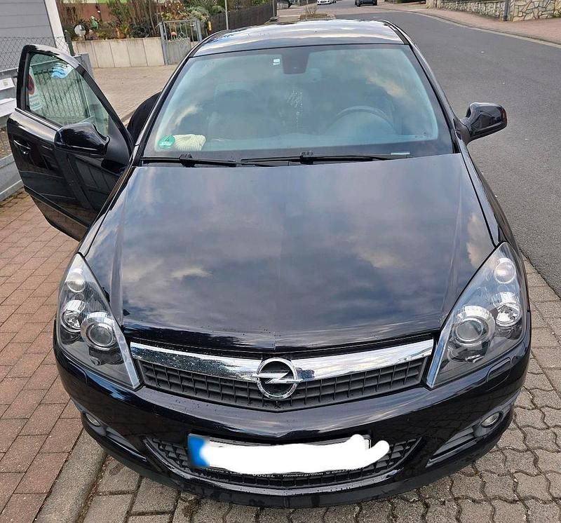 Gebraucht Opel Astra GTC 90 PS (66 kW) 2009 Schwarz Coupé