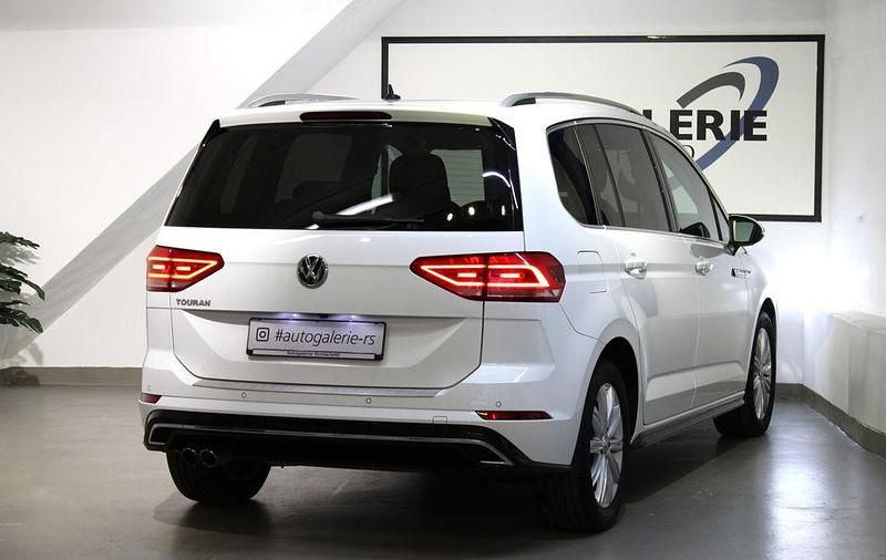 Gebraucht VW Touran Highline 150 PS (110 kW) 2018 Weiß Van / Kleinbus