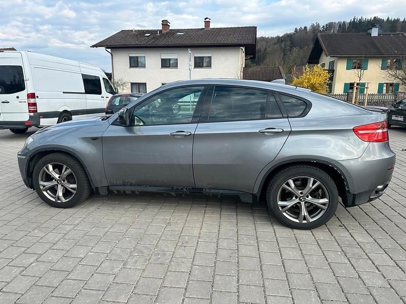 Grau Gebraucht 2011 BMW X6 Shadowline SUV | 18.000 € (Fairer Preis) - Bild 1/4