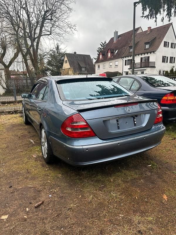 Gebraucht Mercedes E270 177 PS (130 kW) 2003 Blau Limousine