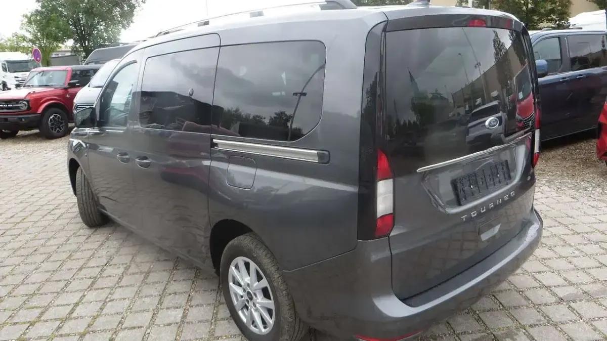 Gebraucht Ford Grand Tourneo Connect Titanium 122 PS (89 kW) 2023 Graphite grey Van / Kleinbus