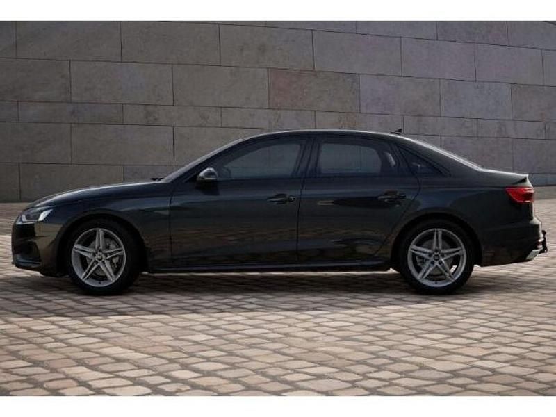 Gebraucht Audi A4 Advanced Plus 204 PS (150 kW) 2023 Mythosschwarz metallic Limousine